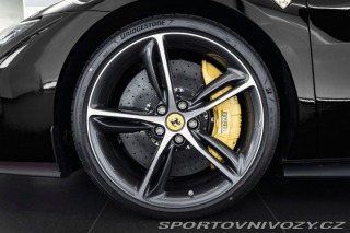 Ferrari 296 GTB Nero / Skladem 2024