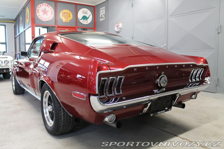 Ford Mustang 289 V8, 4-speed manuál 1968