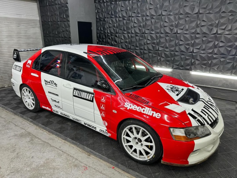 Mitsubishi Lancer EVO 
