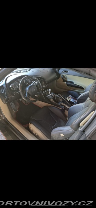 Audi R8 Spider V10 2011