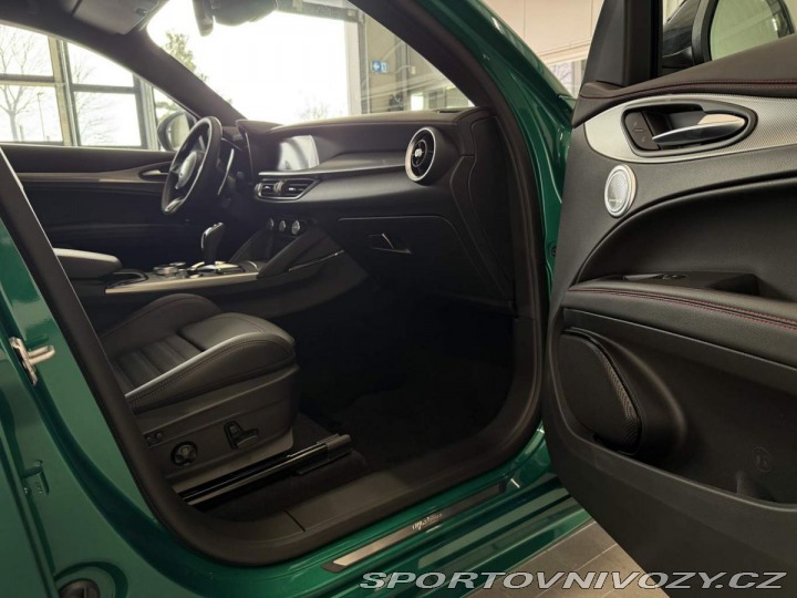 Alfa Romeo Stelvio 2.0 Turbo 280k Q4 TRIBUTO 2024