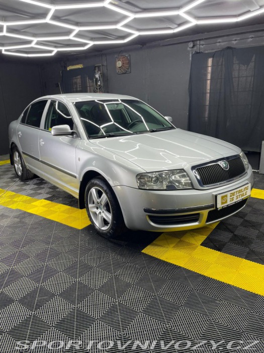 Škoda Superb V6 vládní 190 koní