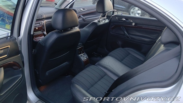 Škoda Superb V6 vládní 190 k manuál !! 2005