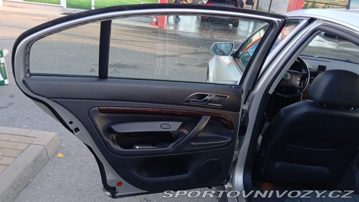 Škoda Superb V6 vládní 190 k manuál !! 2005