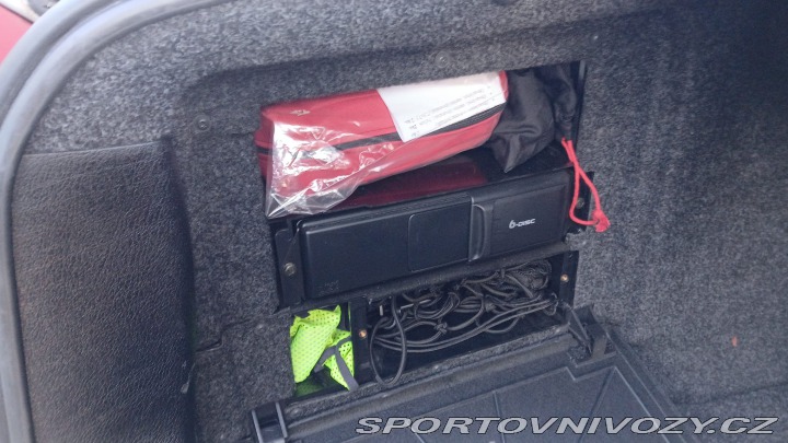 Škoda Superb V6 vládní 190 k manuál !! 2005