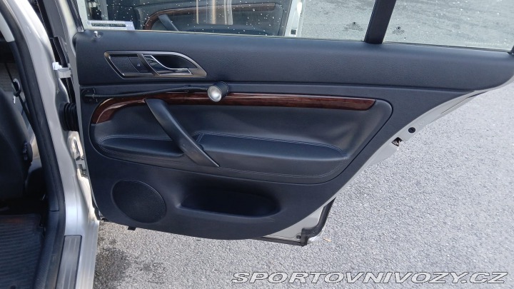 Škoda Superb V6 vládní 190 k manuál !! 2005