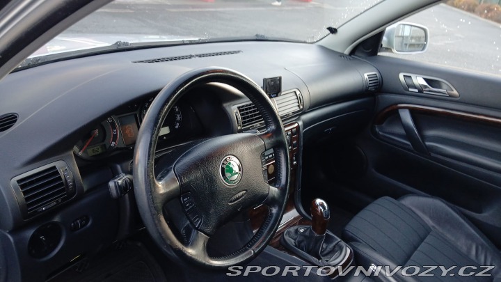 Škoda Superb V6 vládní 190 k manuál !! 2005