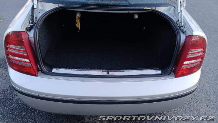 Škoda Superb V6 vládní 190 k manuál !! 2005