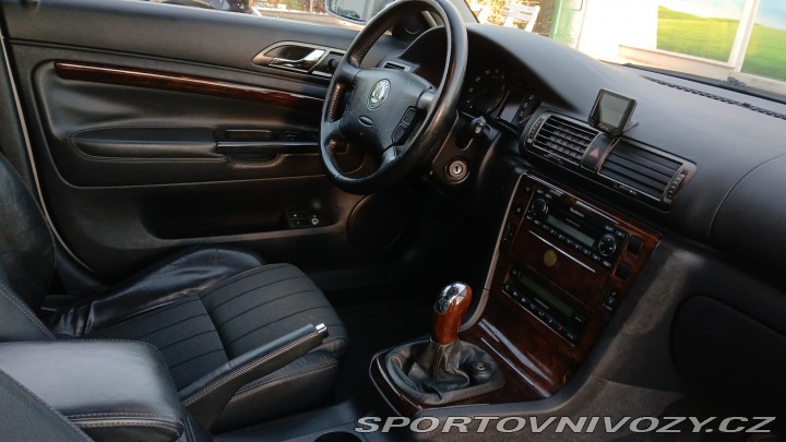 Škoda Superb V6 vládní 190 k manuál !! 2005