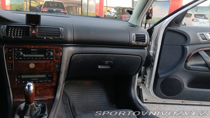 Škoda Superb V6 vládní 190 k manuál !! 2005