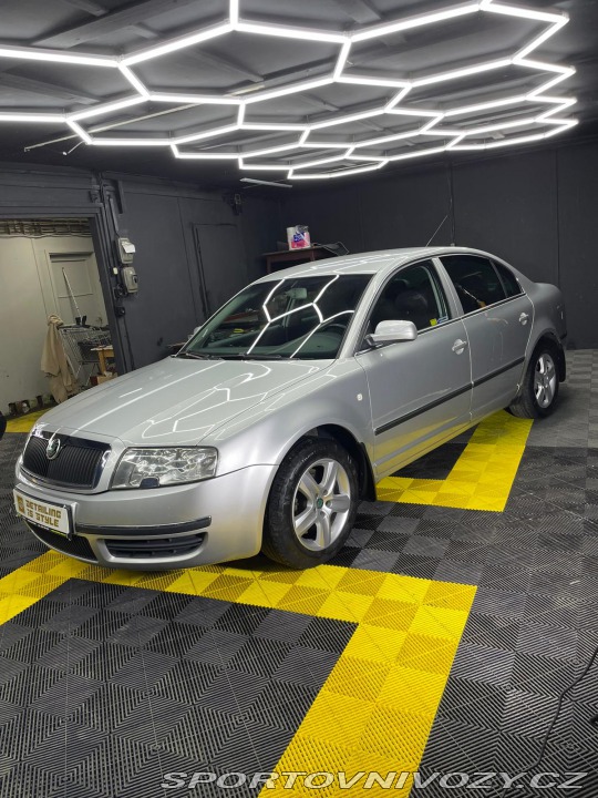 Škoda Superb V6 vládní 190 koní 2005