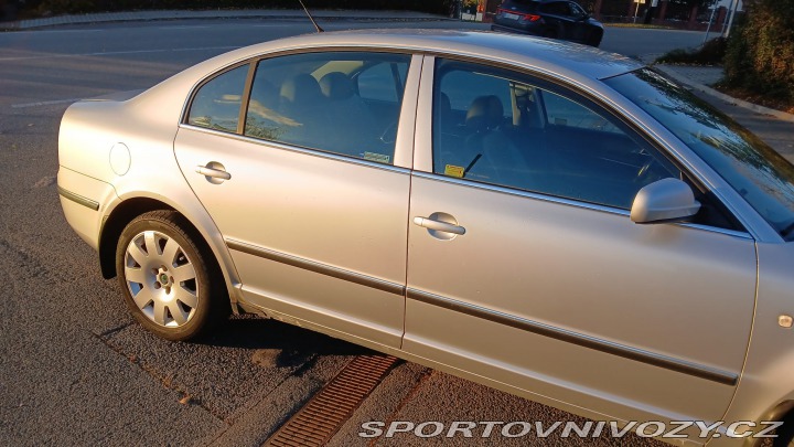 Škoda Superb V6 vládní 190 k manuál !! 2005
