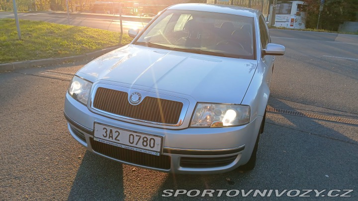 Škoda Superb V6 vládní 190 k manuál !! 2005