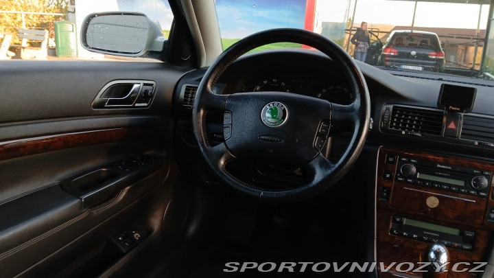 Škoda Superb V6 vládní 190 k manuál !! 2005