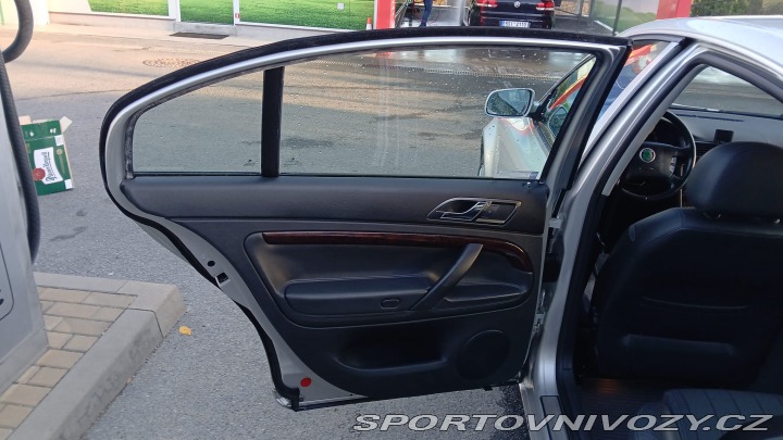 Škoda Superb V6 vládní 190 k manuál !! 2005