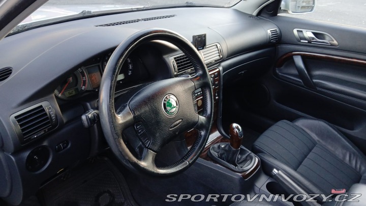 Škoda Superb V6 vládní 190 k manuál !! 2005