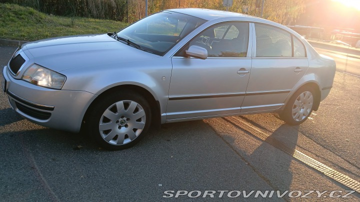 Škoda Superb V6 vládní 190 k manuál !! 2005