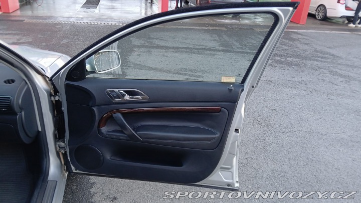 Škoda Superb V6 vládní 190 k manuál !! 2005