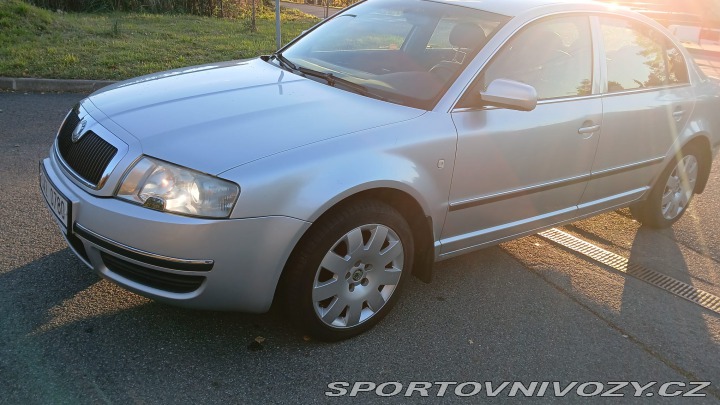 Škoda Superb V6 vládní 190 k manuál !! 2005