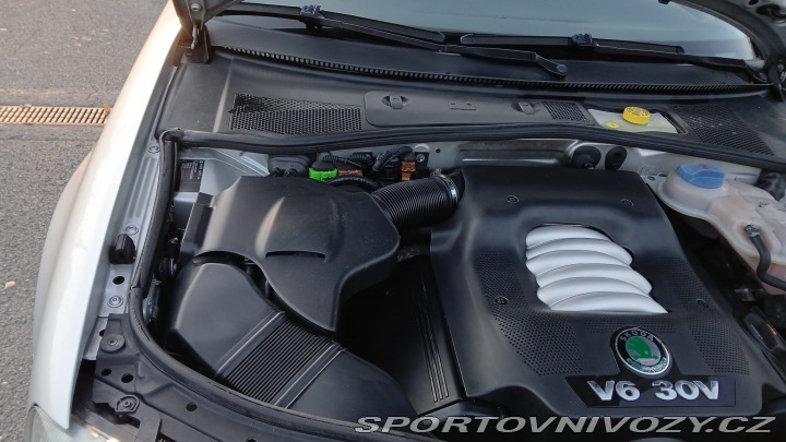 Škoda Superb V6 vládní 190 k manuál !! 2005