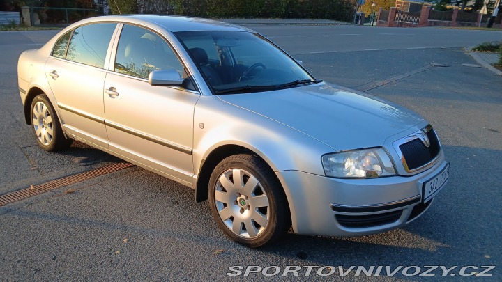 Škoda Superb V6 vládní 190 k manuál !! 2005