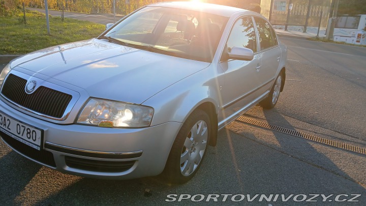 Škoda Superb V6 vládní 190 k manuál !! 2005