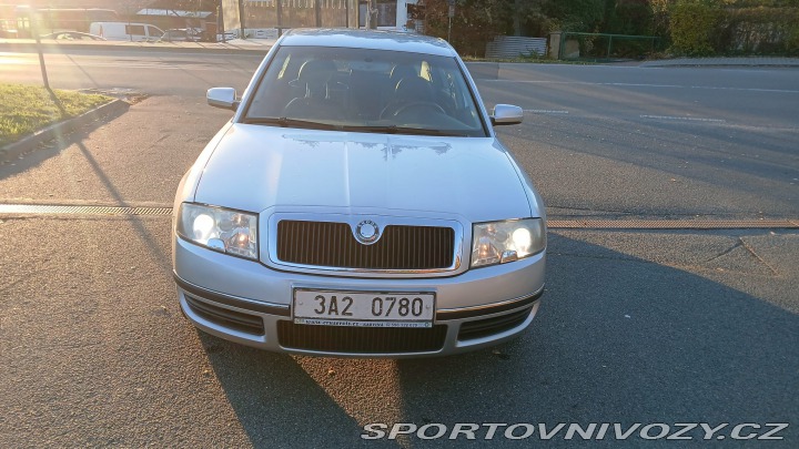 Škoda Superb V6 vládní 190 k manuál !! 2005