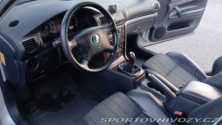 Škoda Superb V6 vládní 190 k manuál !! 2005