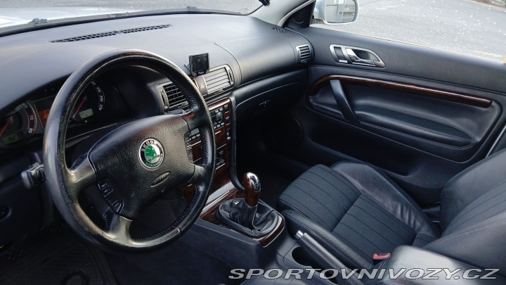 Škoda Superb V6 vládní 190 k manuál !! 2005