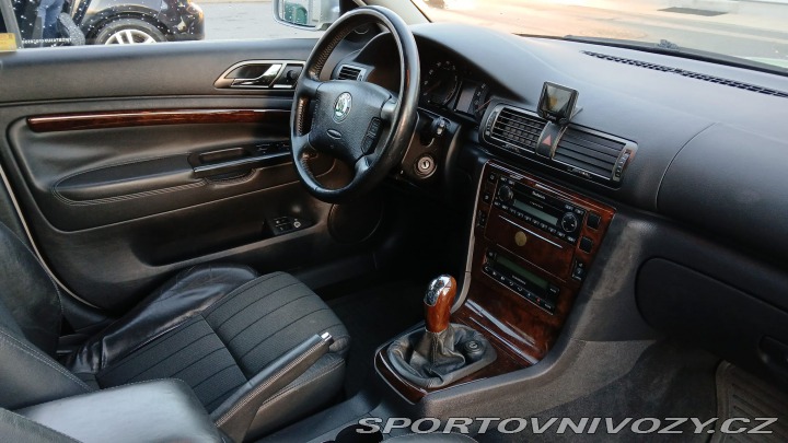 Škoda Superb V6 vládní 190 k manuál !! 2005