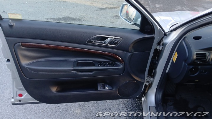 Škoda Superb V6 vládní 190 k manuál !! 2005