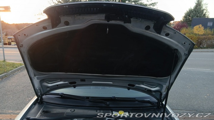 Škoda Superb V6 vládní 190 k manuál !! 2005