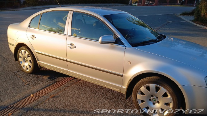 Škoda Superb V6 vládní 190 k manuál !! 2005