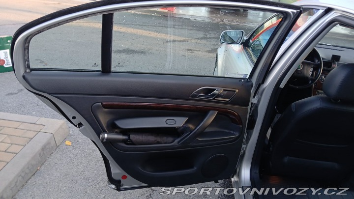 Škoda Superb V6 vládní 190 k manuál !! 2005