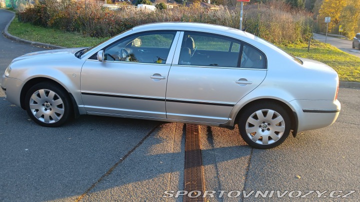 Škoda Superb V6 vládní 190 k manuál !! 2005