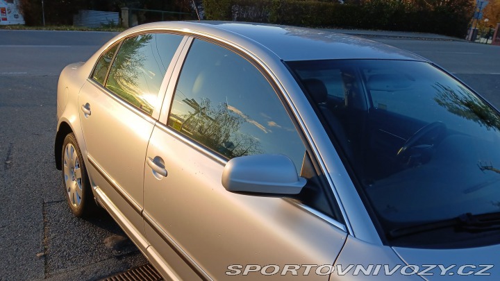 Škoda Superb V6 vládní 190 k manuál !! 2005