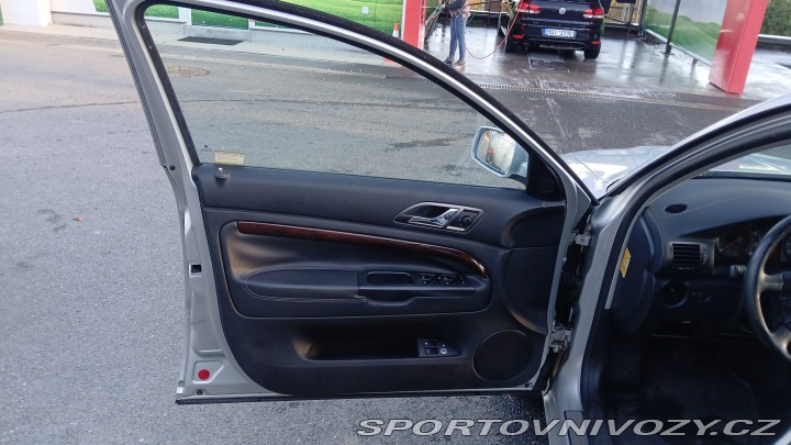 Škoda Superb V6 vládní 190 k manuál !! 2005