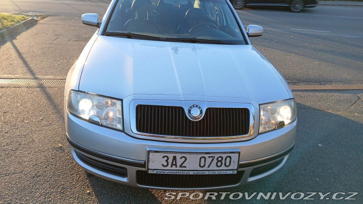 Škoda Superb V6 vládní 190 k manuál !! 2005