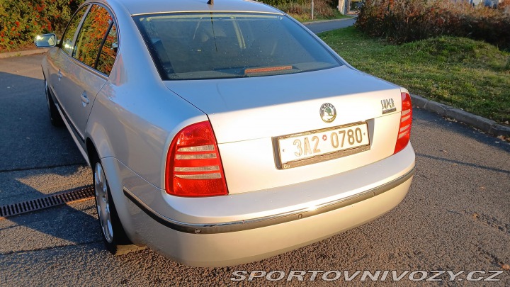 Škoda Superb V6 vládní 190 k manuál !! 2005