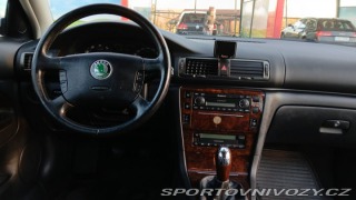 Škoda Superb V6 vládní 190 k manuál !! 2005