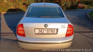 Škoda Superb V6 vládní 190 k manuál !! 2005