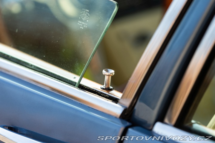 Ostatní značky Ostatní modely Iso Rivolta Fidia 1972