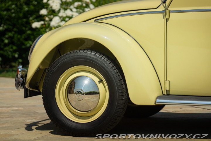 Volkswagen Brouk Maggiolino Cabriolet Ovalino - By Karmann 1959