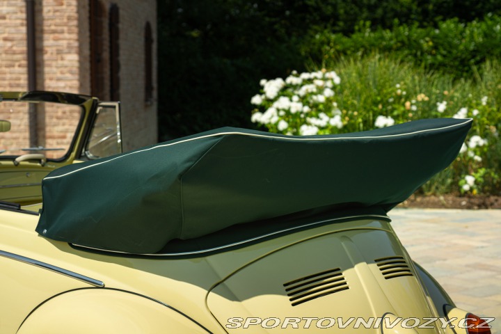 Volkswagen Brouk Maggiolino Cabriolet Ovalino - By Karmann 1959