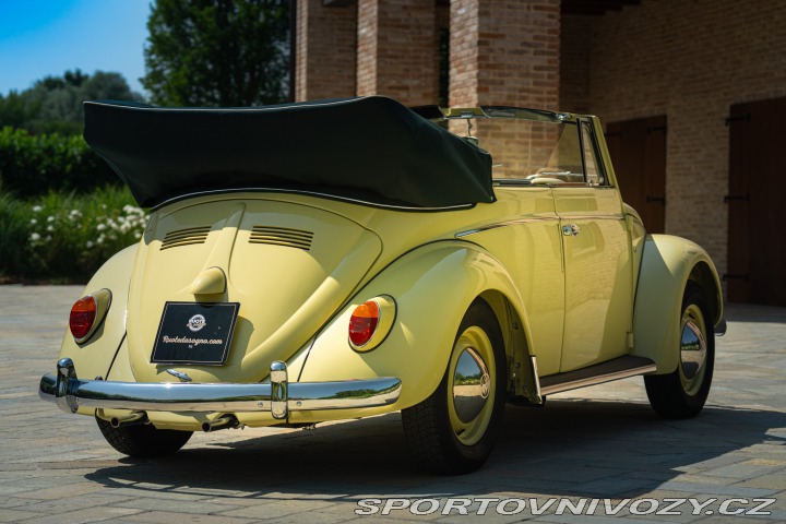 Volkswagen Brouk Maggiolino Cabriolet Ovalino - By Karmann 1959