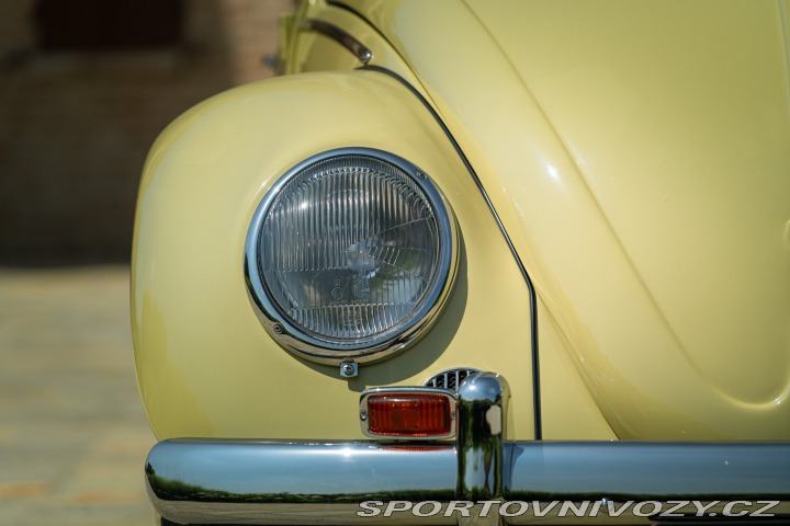 Volkswagen Brouk Maggiolino Cabriolet Ovalino - By Karmann 1959