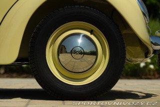 Volkswagen Brouk Maggiolino Cabriolet Ovalino - By Karmann 1959
