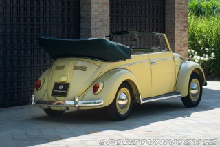 Volkswagen Brouk Maggiolino Cabriolet Ovalino - By Karmann 1959