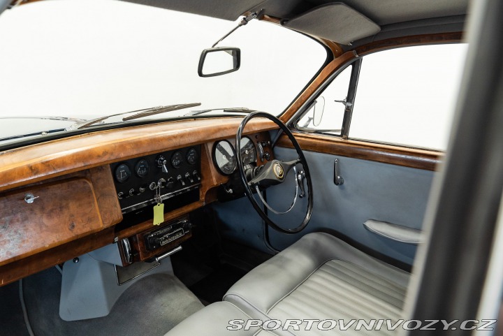 Ostatní značky Ostatní modely Daimler 250 V8 Automatic 1969