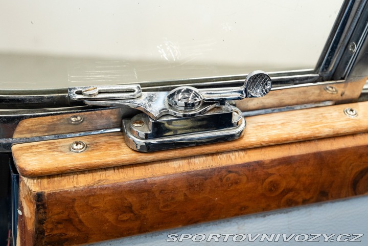 Ostatní značky Ostatní modely Daimler 250 V8 Automatic 1969